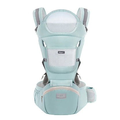 Porte-bébé bleu clair | WaistStool™ avec panneaux d'aération en filet, sangles réglables pour plus de confort et de sécurité, et poches avant et latérales en filet. Le porte-bébé, vide et vertical, est présenté sur un fond blanc uni.